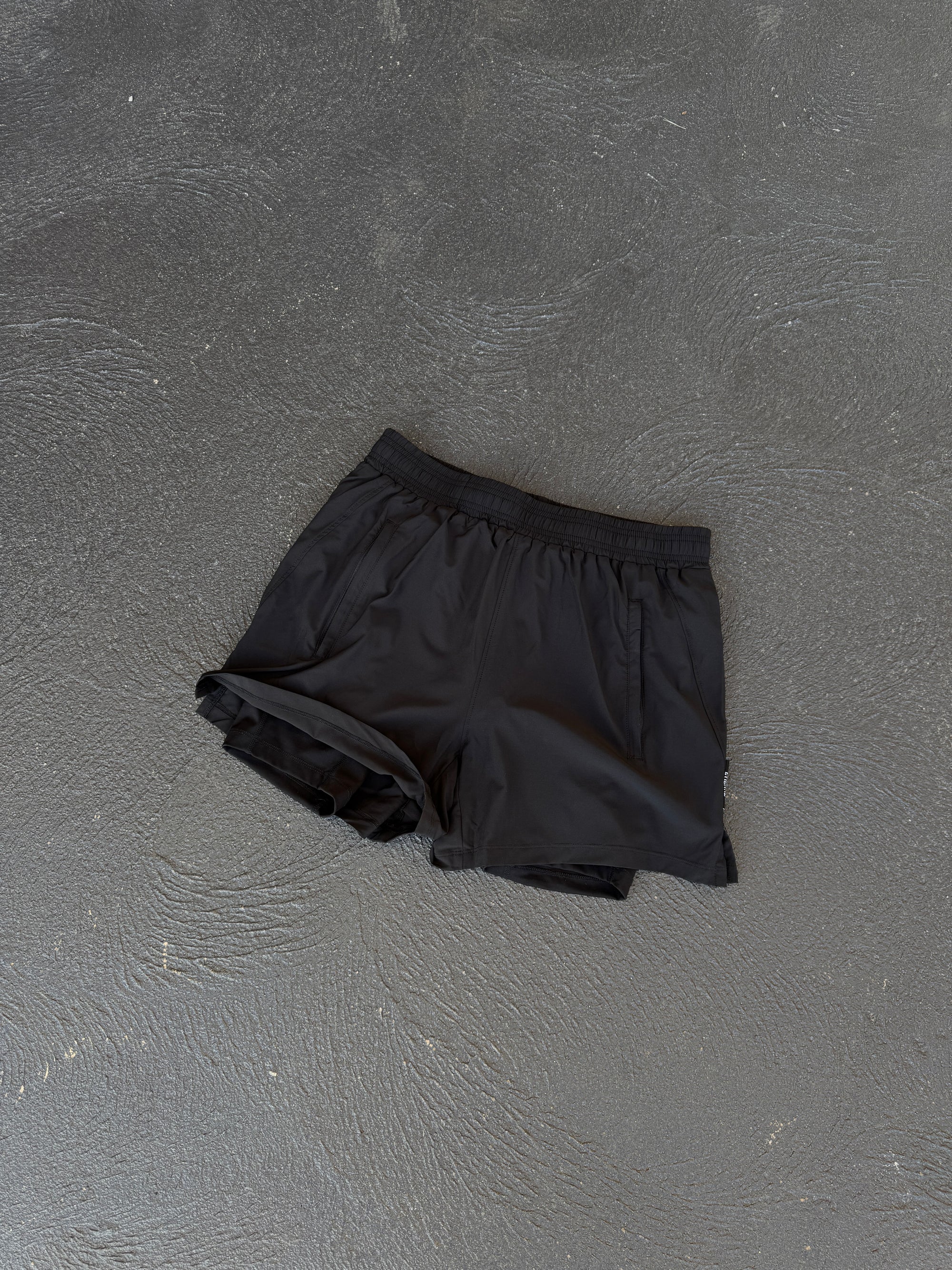 5” Hybrid Short - Black.