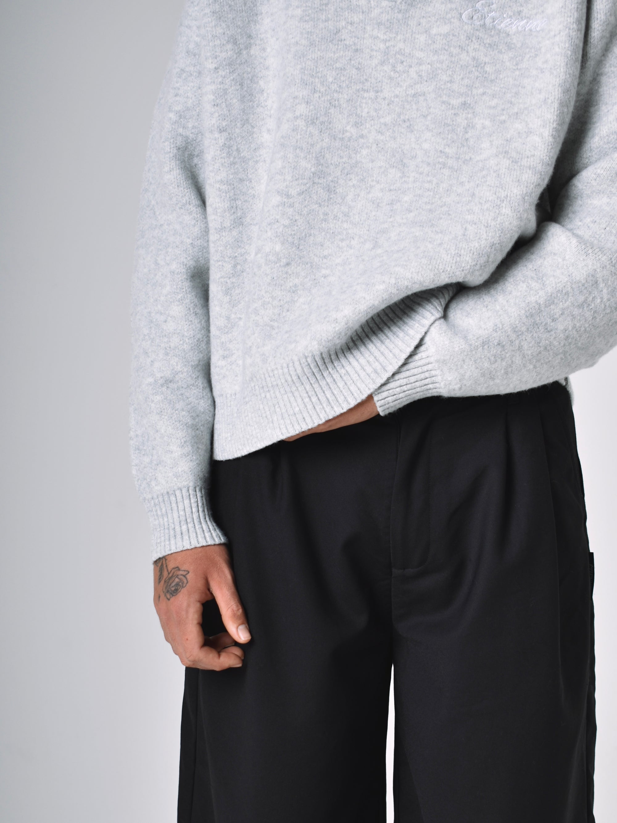 Relaxed Knit - Grey.