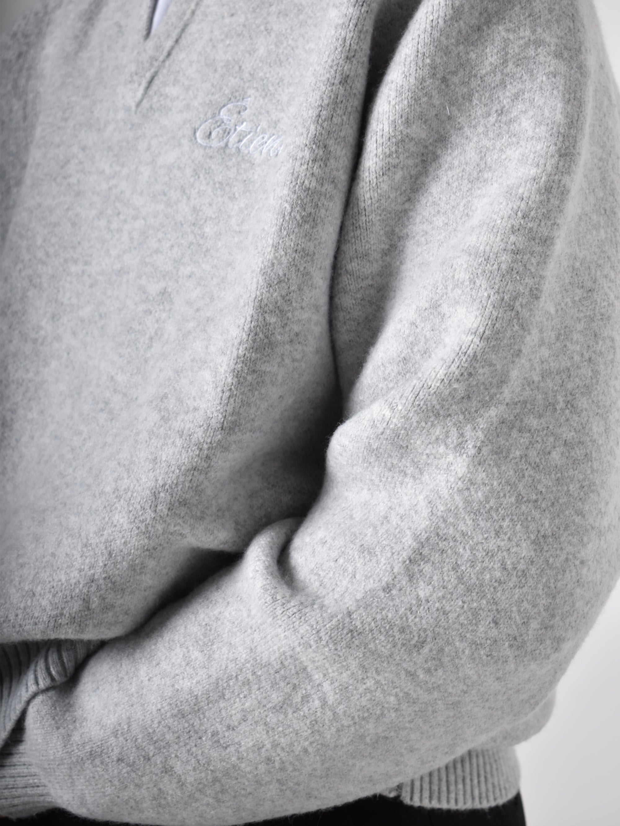 Relaxed Knit - Grey.