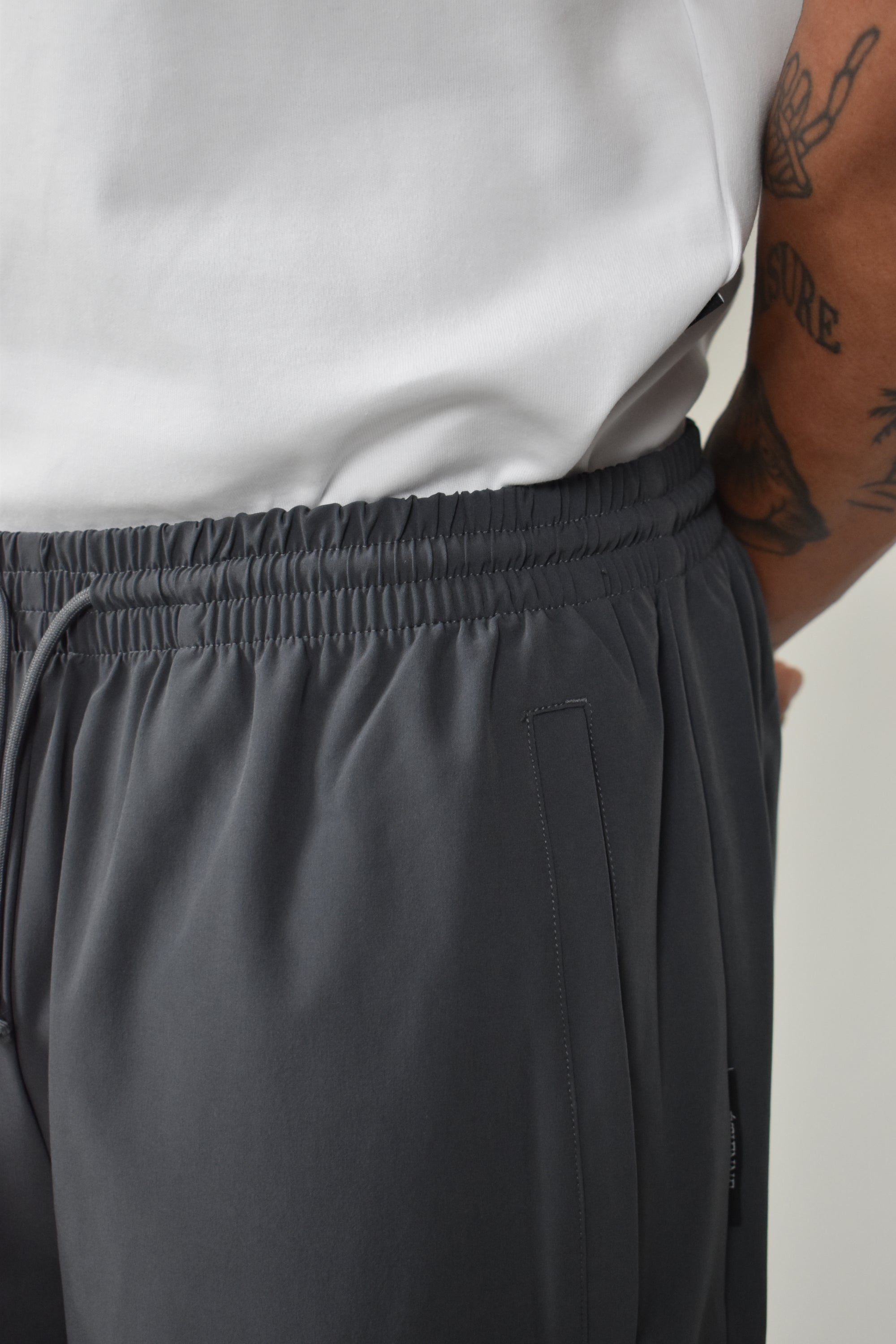 Motion Tech Pant - Charcoal.