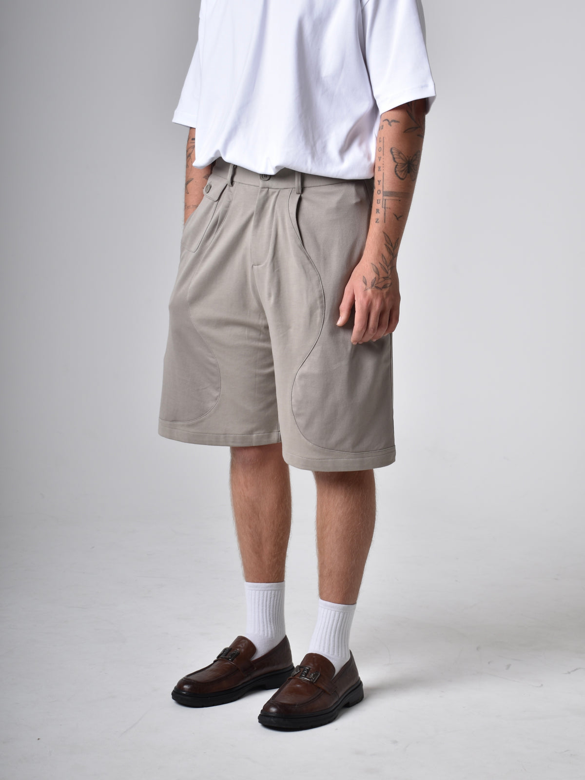 Utility Pleated Short - Stone.