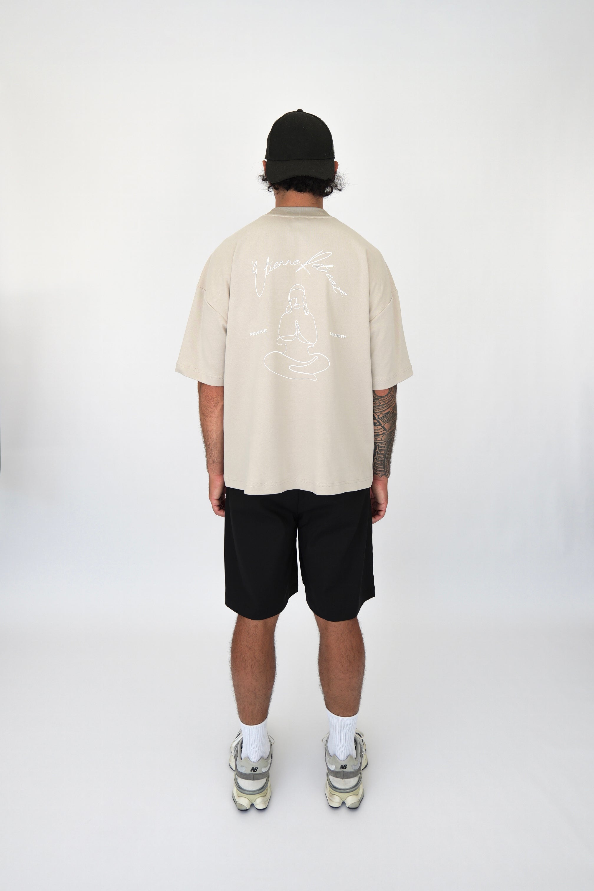 Perception T-Shirt - Taupe Grey. – Étienne Clo
